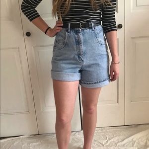 Vintage high waisted Mom jeans shorts
